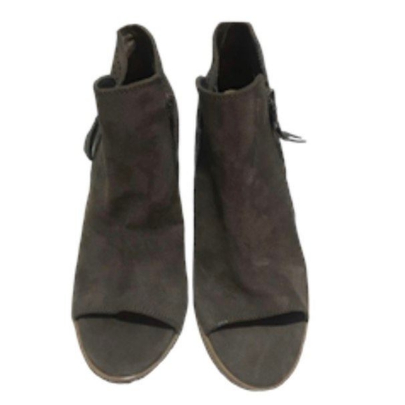 Universal Thread Peep Toe Boot - Picture 3 of 5